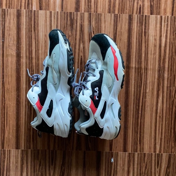 Men’s Filas - Picture 2 of 5